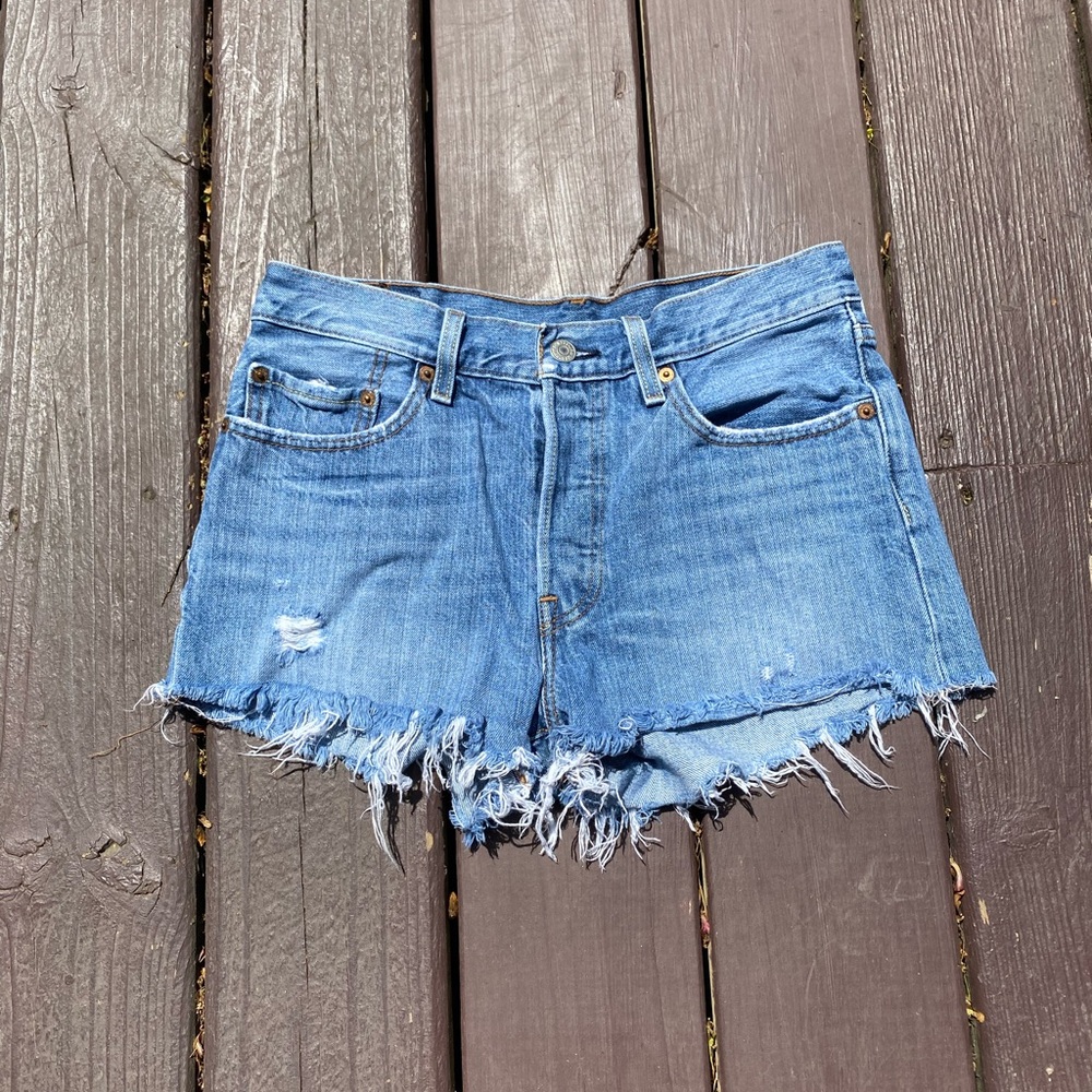 Levi’s 501 cutoff Jean shorts size 27